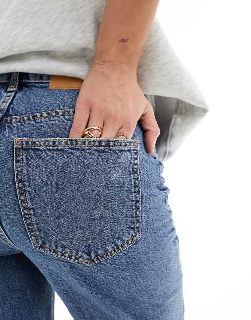 ASOS DESIGN Maternity – Niebieskie luźne mom jeans z wysokim stanem, 2 z 5