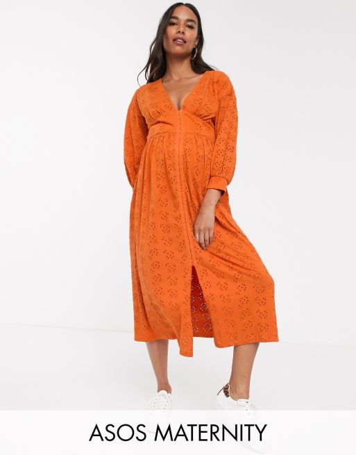 ASOS DESIGN Maternity – Orange, broderad midiklänning med hake och hyska