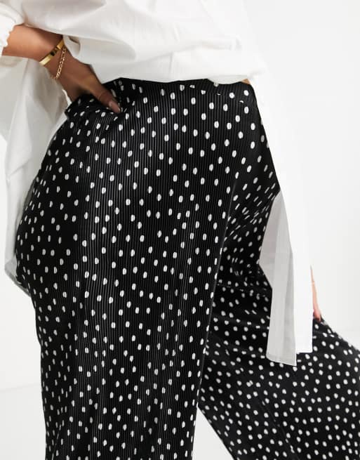 ASOS DESIGN Maternity over the bump plisse culotte in mono polka dot, 3 of 4