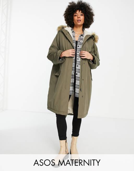 ASOS DESIGN Maternity – Parka oversize w ciemnym kolorze khaki z podszewką ze sztucznego kożuszka