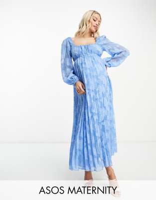 ASOS DESIGN Maternity - Plissiertes Midikleid in Kornblumenblau mit Herzausschnitt und Ausbrennermuster