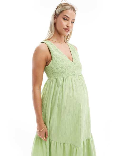 ASOS DESIGN Maternity - Prendisole midi verde stropicciato con gonna a balze e scollo a V, 4 di 4