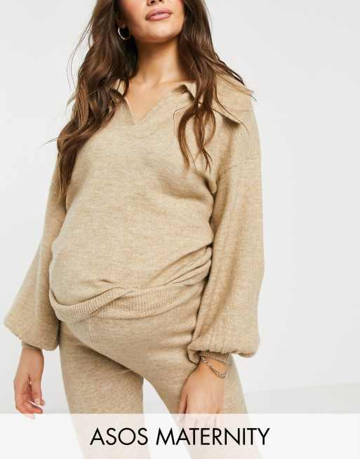 ASOS DESIGN Maternity - Ensemble avec pull à col ouvert et pantalon - Grège, 2 de 3