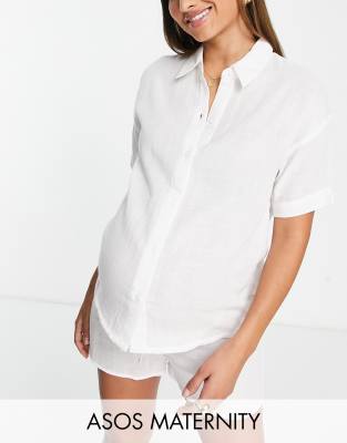 ASOS DESIGN Maternity - Pyjama aus Baumwollmusselin in Weiß mit Bluse und Shorts