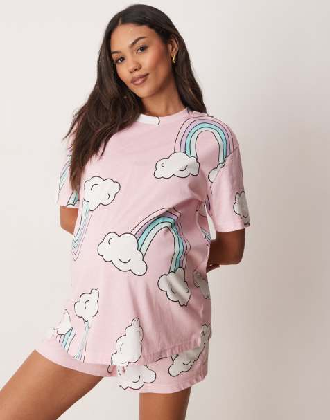 ASOS DESIGN Maternity – Pyjama in Rosa mit Regenbogen-Muster, aus Oversize-T-Shirt und Shorts - view 1