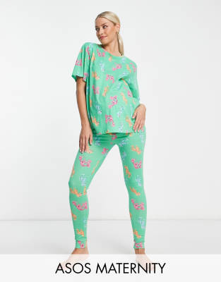 ASOS DESIGN Maternity - Pyjama mit Oversize-T-Shirt und Leggings in Grün mit Dinosaurier- und Hummeraufdruck-Lila