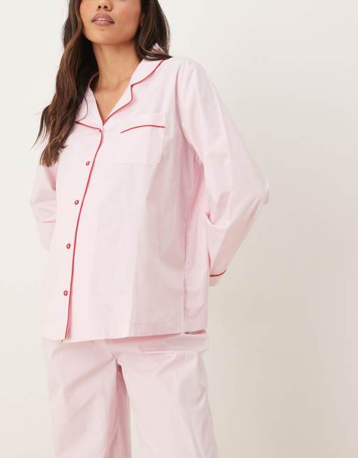 ASOS DESIGN Maternity – Pyjama-Set in Rosa mit Kontrast-Paspelierung aus gewebtem Hemd und Hose mit weitem Bein, Umstandsmode, 2 von 4