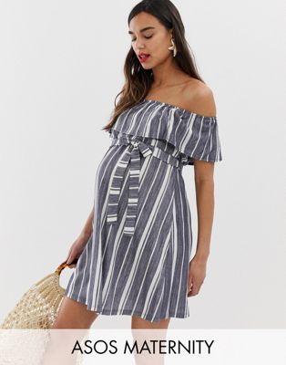 ASOS DESIGN Maternity – Randig, baraxlad solklänning med skärp-Flerfärgad
