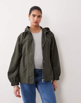 ASOS DESIGN Maternity - Regen-Bomberjacke in Khaki mit Ballonsaum-Grün Grün S
