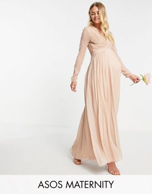 Robes demoiselle d'honneur DESIGN Maternity - Robe de demoiselle d'honneur longue froncée à la taille avec manches longues et jupe plissée - Blush