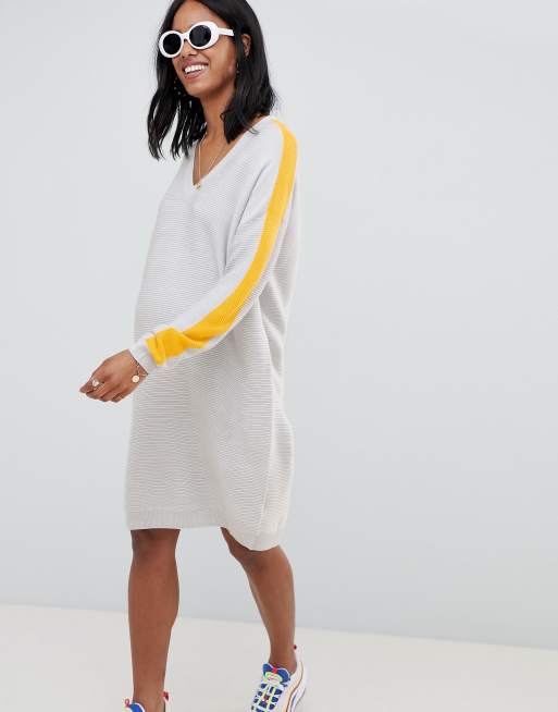 ASOS DESIGN Maternity - Robe en maille avec col V et liseré