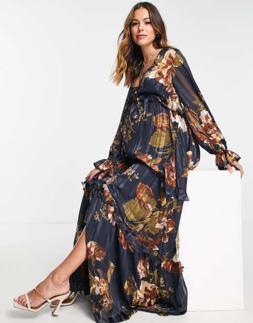 ASOS DESIGN Maternity - Robe longue effet satiné à fleurs avec volants et lien à nouer sur le devant et rayures, 3 de 4