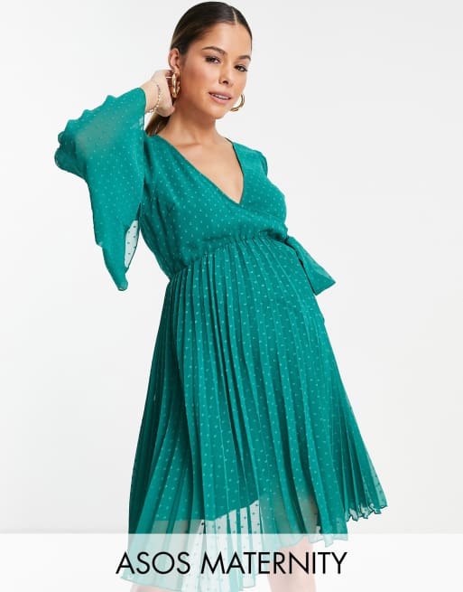 ASOS DESIGN Maternity - Robe portefeuille courte plissée en tissu plumetis - Vert antique