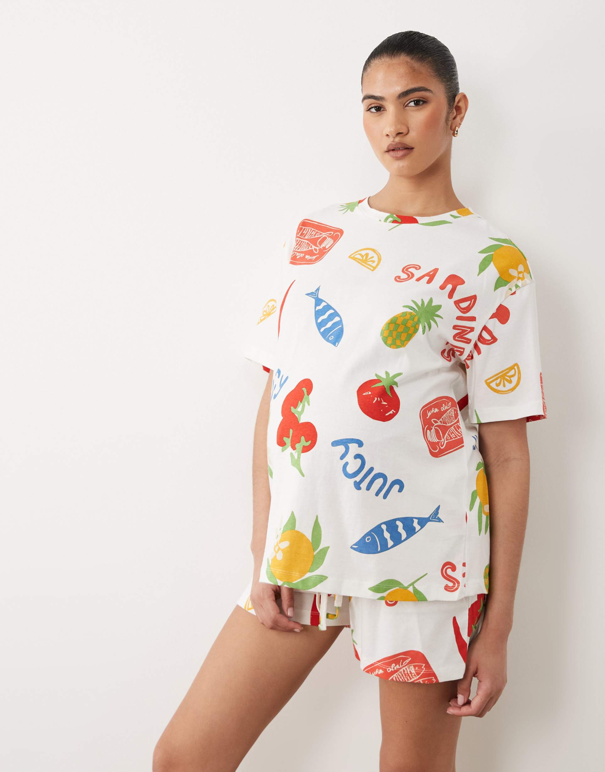 asos design maternity sardine summer print short sleeve tee & shorts set in white