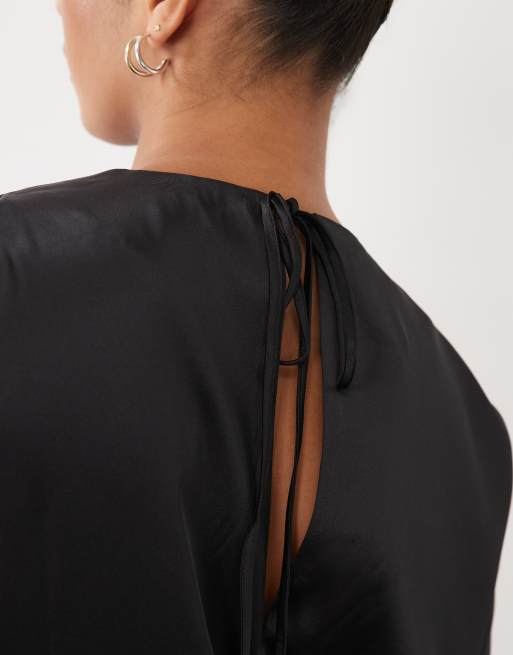 ASOS DESIGN Maternity satynowy top z krótkim rękawem w czerni, 2 z 4