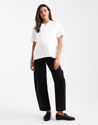 ASOS DESIGN Maternity - Schmale Barrel-Jeans in verwaschenem Schwarz