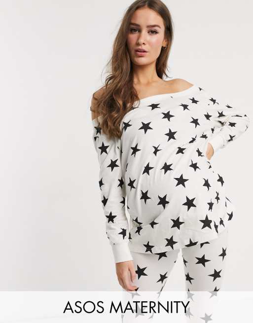 ASOS DESIGN Maternity – Lounge – Schulterfreies, langärmliges T-Shirt mit Sternenmotiv und Leggings, 2 von 3