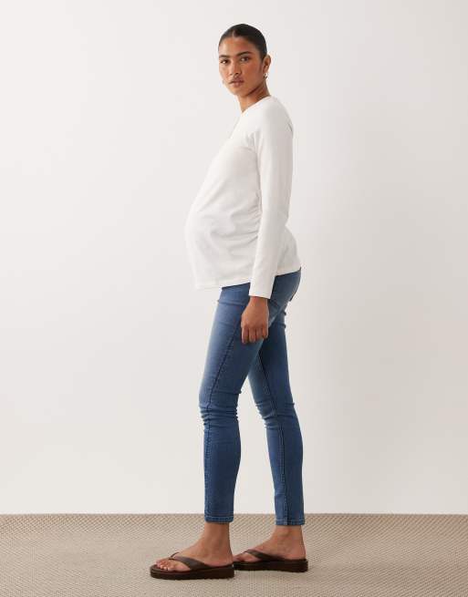 ASOS DESIGN Maternity skinny jeans in midwash blue, 3 of 5