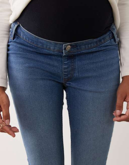 ASOS DESIGN Maternity skinny jeans in midwash blue, 4 of 5