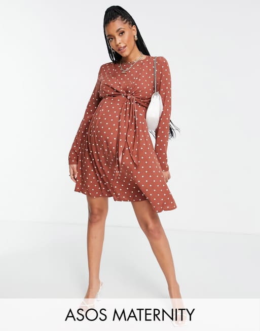 ASOS DESIGN Maternity - Slå-om-minikjole med ammefunktion og lange ærmer i rust med prikker