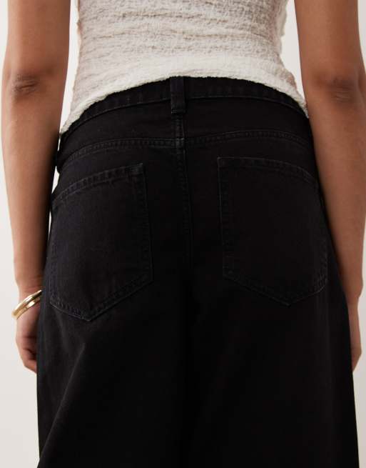 ASOS DESIGN Maternity slim barrel jean in black, 4 of 5