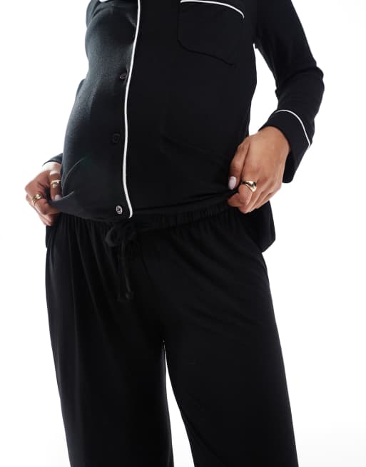 ASOS DESIGN Maternity - Sort og superblødt pyjamassæt med langærmet skjorte og bukser med kontrastkant, 3 af 4