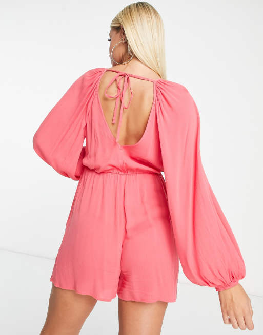 ASOS DESIGN Maternity – Strand-Playsuit aus fließendem Material in Altrosa mit tiefem Ausschnitt und Knitterstruktur, 2 von 4
