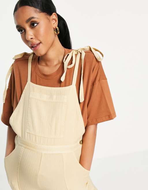 ASOS DESIGN Maternity – Strukturierte Latzhose in verwaschenem Stein mit gebundenen Trägern, 3 von 4