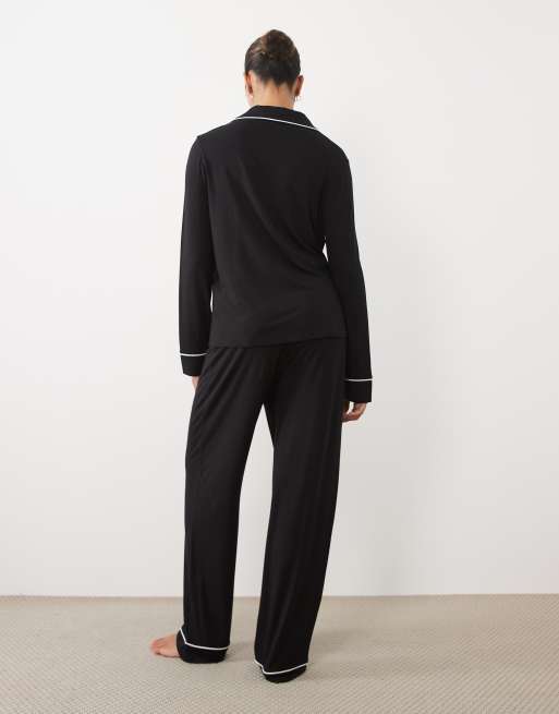 ASOS DESIGN Maternity supersoft long sleeve pyjama set in black, 3 of 4