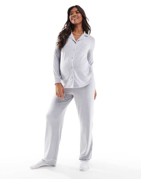 ASOS DESIGN Maternity – Superweicher Pyjama aus langärmligem Hemd und Hose in Grau meliert mit farblich abgesetzter Paspelierung - view 1
