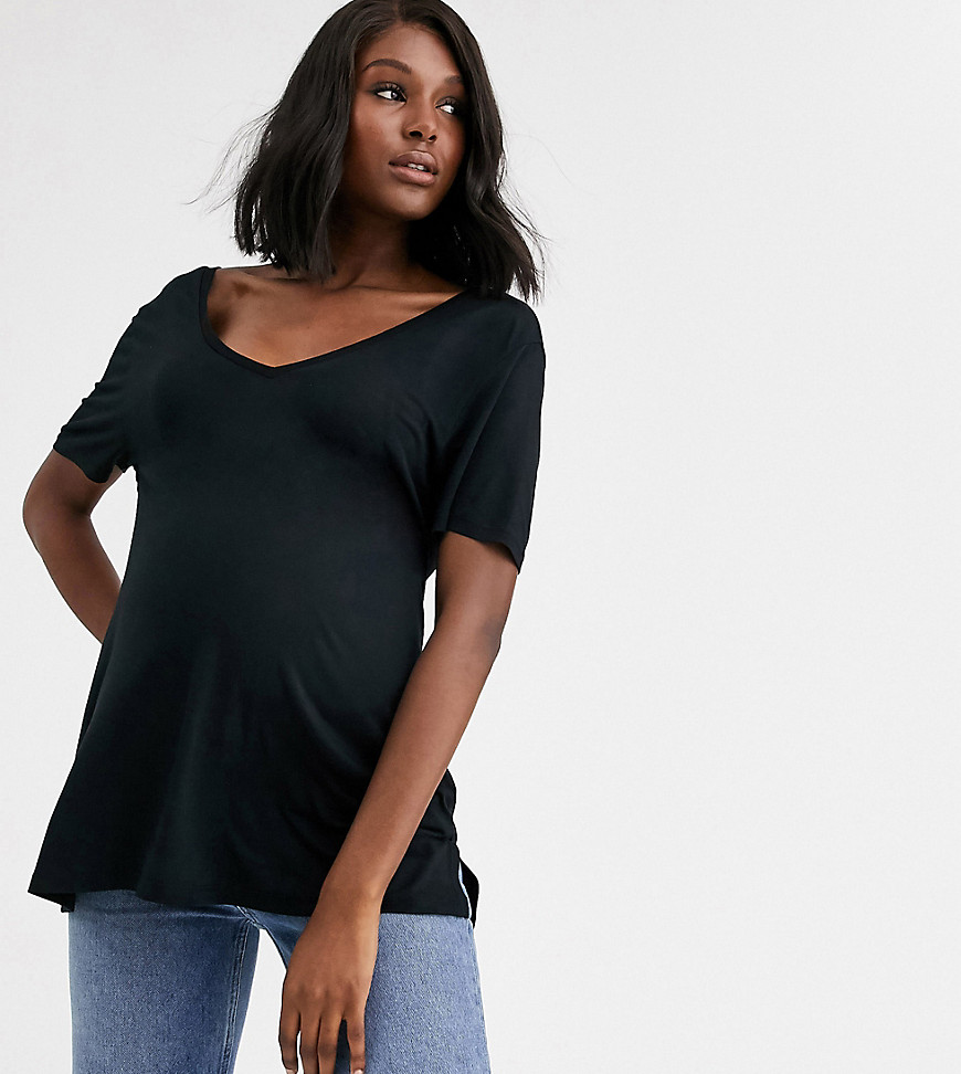 ASOS DESIGN Maternity – Svart t-shirt i oversize-modell med v-ringning fram- och baktill