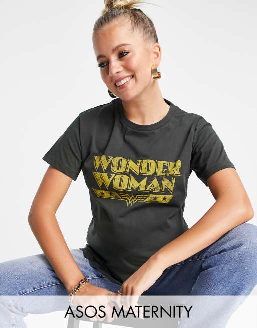 Maternity wonder store woman shirt