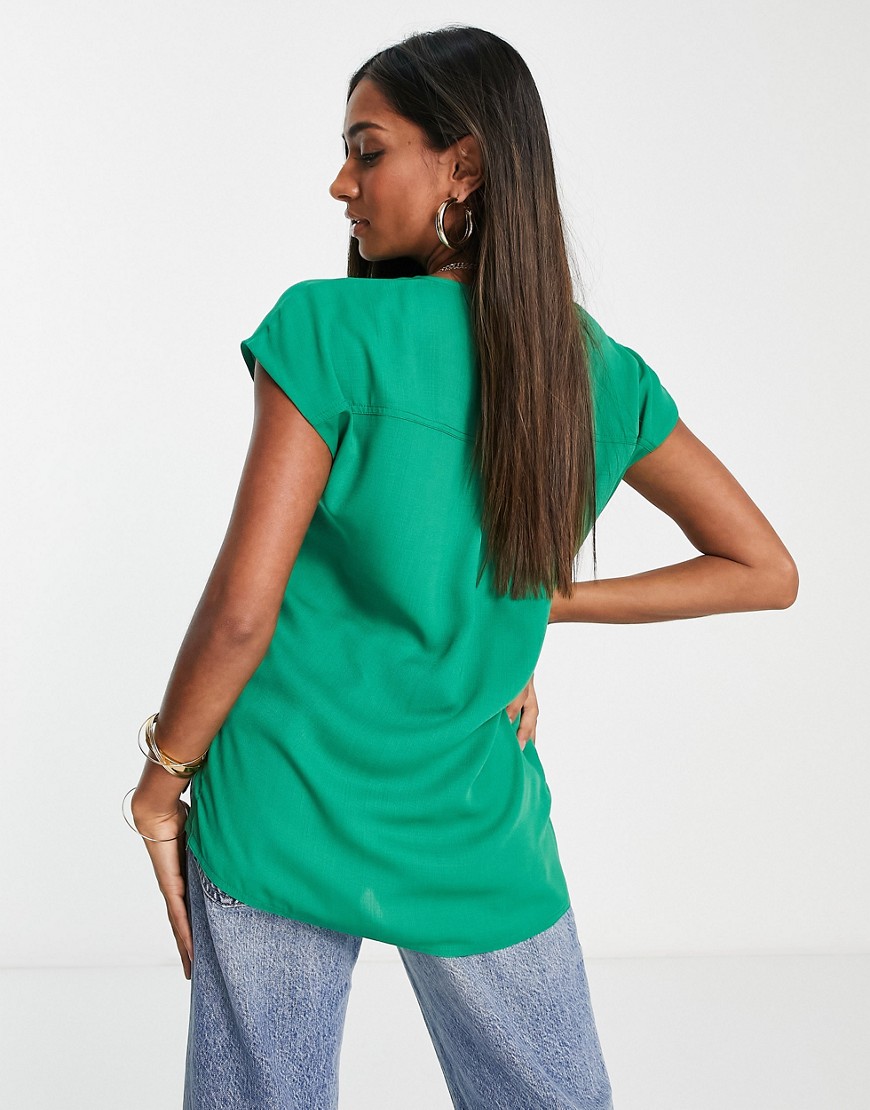 T-shirt con tasca e taglio lungo sul retro, colore verde - ASOS Maternity T-shirt donna  - immagine3