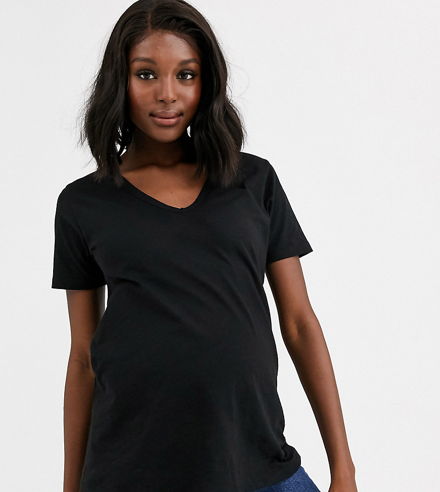 ASOS DESIGN Maternity t-shirt in slubby jersey with v-neck in black