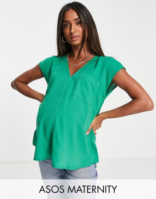ASOS DESIGN Maternity - T-shirt met lange pasvorm en zak in groen