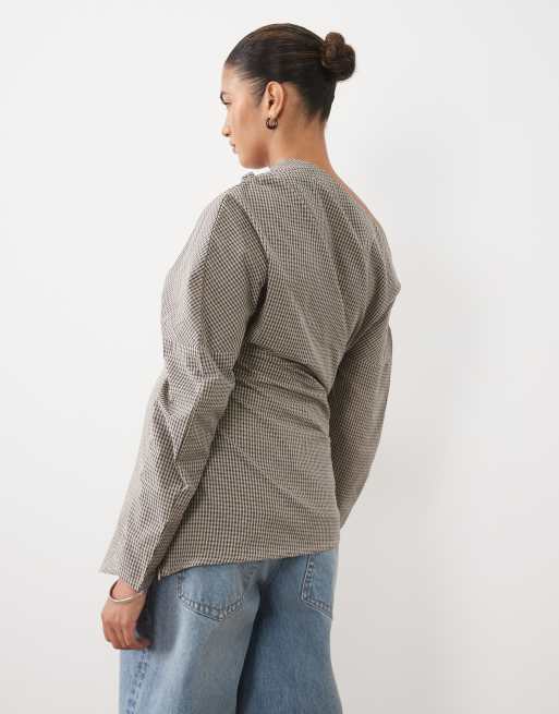 ASOS DESIGN Maternity top a maniche lunghe con scollo a barchetta a quadri, 4 di 4