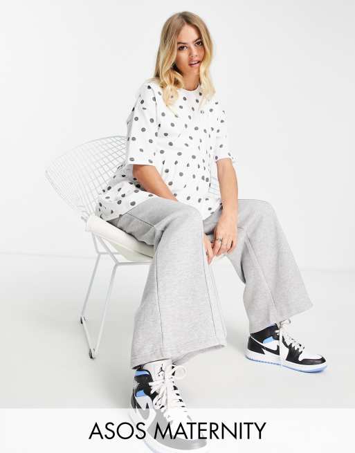 ASOS DESIGN Maternity - Top grembiule a doppio strato per allattamento a pois