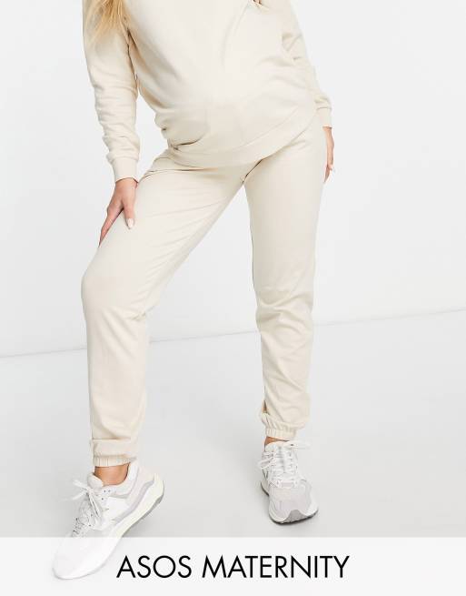 ASOS DESIGN Maternity - Tuta sportiva slim con felpa e joggers color neutro - BEIGE