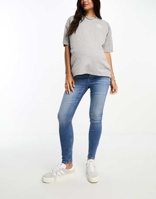ASOS DESIGN Maternity ultimate skinny jeans with over bump in blue, 4 of 5