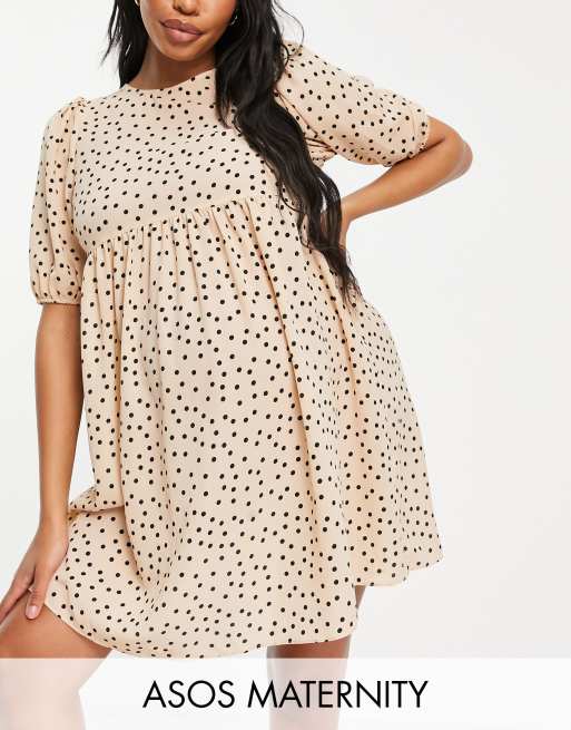 ASOS DESIGN Maternity - Vestito grembiule corto a maniche corte a pois nude