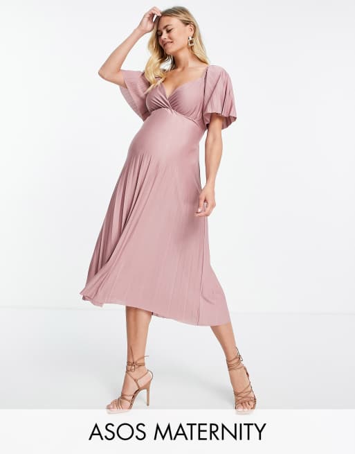 ASOS DESIGN Maternity - Vestito midi a pieghe rosa incrociato sul retro con maniche ad aletta