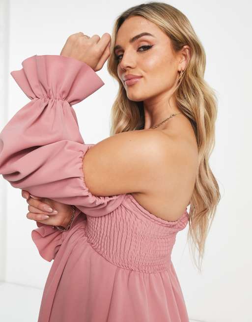 ASOS DESIGN Maternity - Vestito midi arricciato rosa tenue con scollo alla Bardot e maniche a campana, 3 di 4