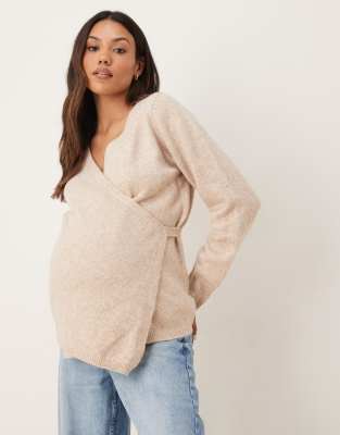 ASOS DESIGN Maternity - Wickelstrickjacke in Hellbeige-Neutral