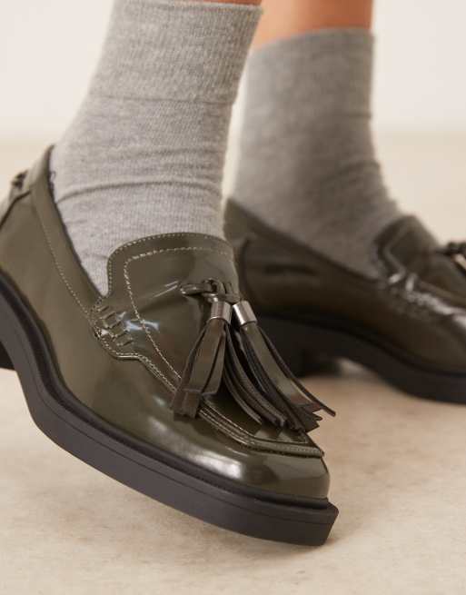 ASOS DESIGN – Matrix – Loafer in Olivgrün mit eckiger Zehenpartie und Quasten-Detail, 4 von 4