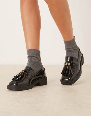 ASOS DESIGN - Matrix - Loafer in Schwarz mit eckiger Zehenpartie und Quasten-Detail