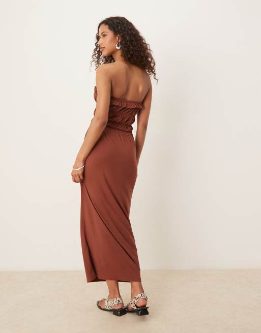 ASOS DESIGN - Maxi bandeau-jurk met ruches en stroken in de taille in roestbruin, 4 van 4