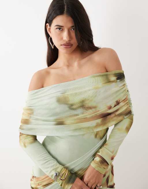 ASOS DESIGN - Maxi bardotjurk van mesh met drapering en ruches in bloemenprint, 3 van 4