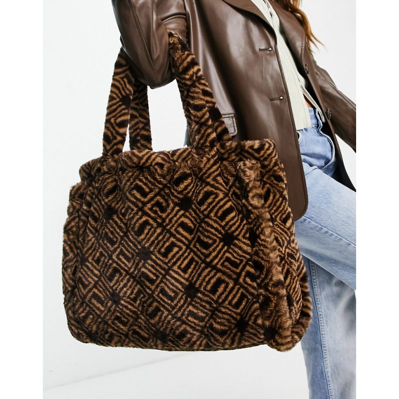 Nnn6O Borse shopping DESIGN - Maxi borsa oversize in pelliccia sintetica marrone con monogramma