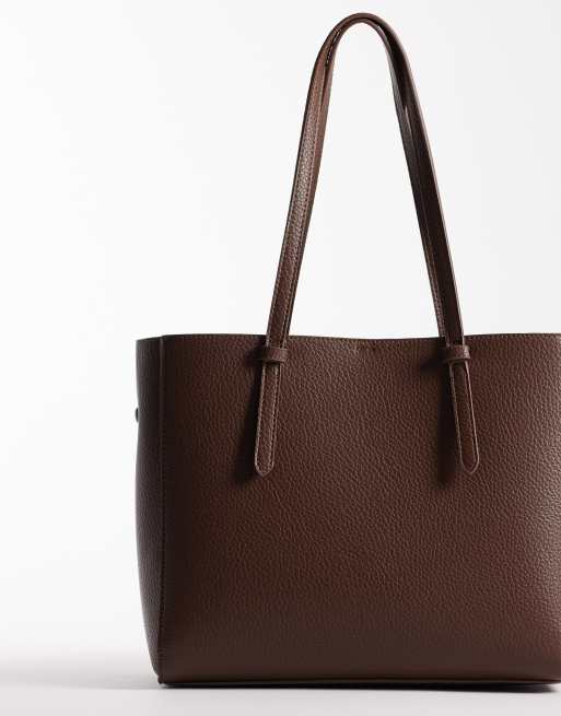 ASOS DESIGN - Maxi borsa testurizzata color cioccolato a più scomparti con ciondolo da borsa rimovibile , 4 di 4