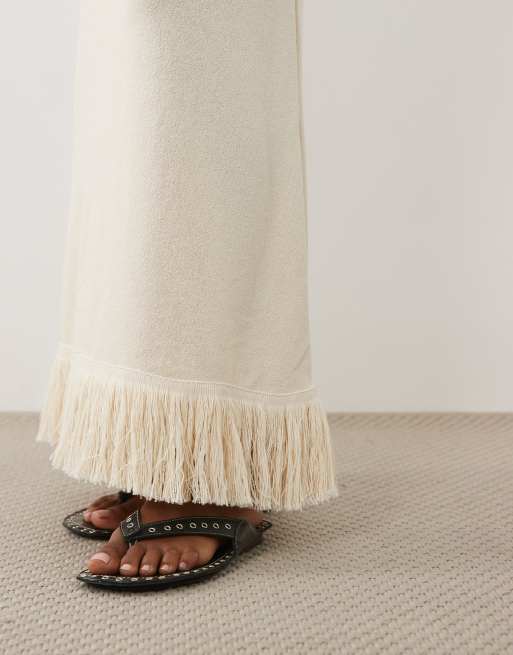 ASOS DESIGN maxi co-ord rok met textuur en kwastje in crème, 3 van 5
